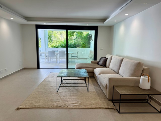 Appartement avec 3 Chambres  à Estepona