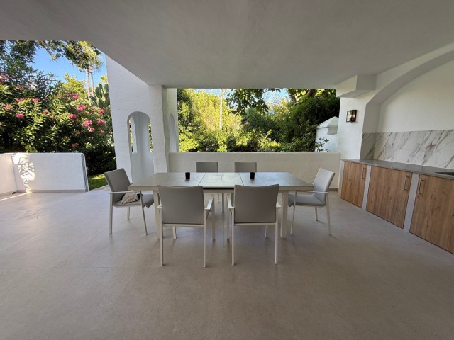 Appartement avec 3 Chambres  à Estepona