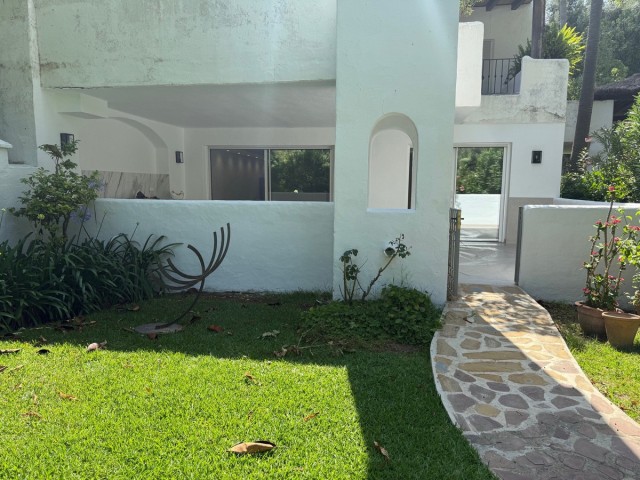 Appartement avec 3 Chambres  à Estepona