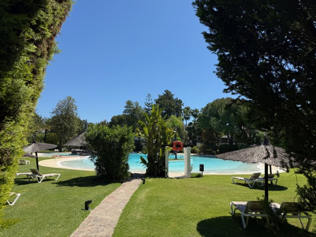 Appartement avec 3 Chambres  à Estepona