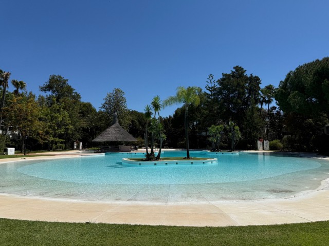 Appartement avec 3 Chambres  à Estepona