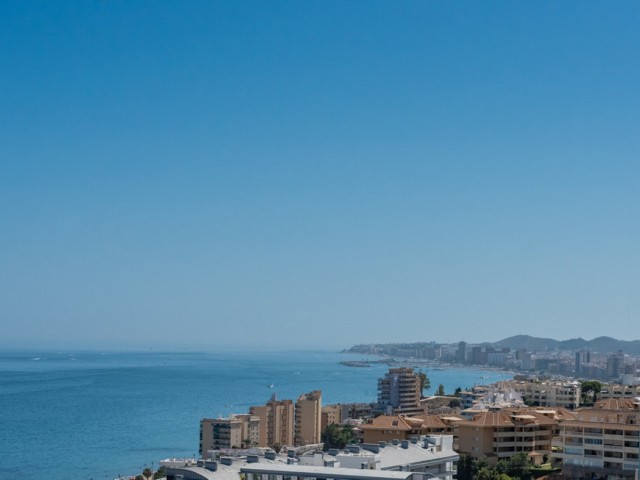 Apartamento con 3 Dormitorios  en Fuengirola