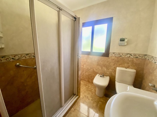 Villa avec 3 Chambres  à Estepona