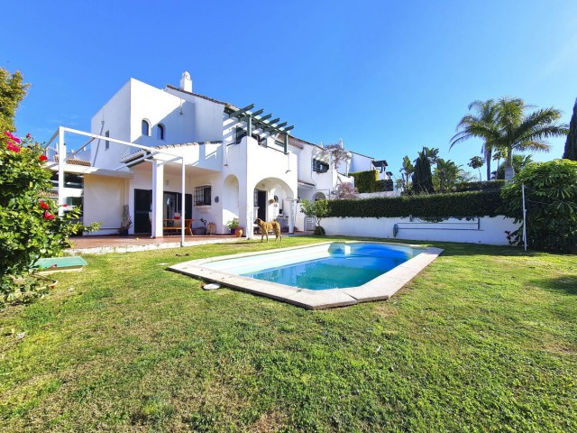 3 Soveroms Villa i La Duquesa
