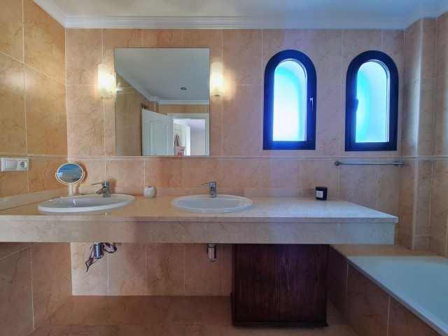 3 Soveroms Villa i La Duquesa
