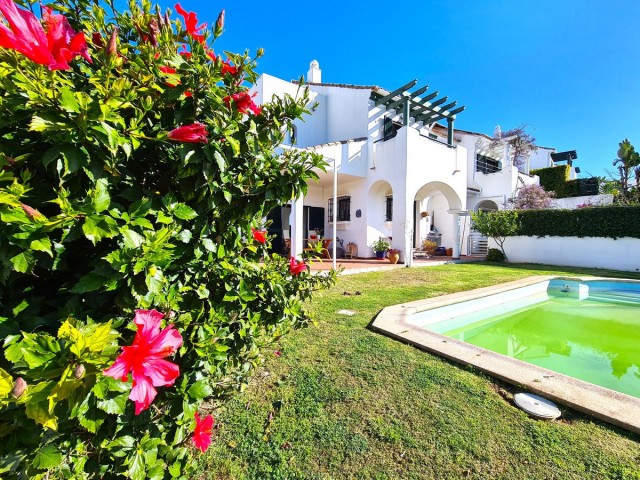 3 Soveroms Villa i La Duquesa