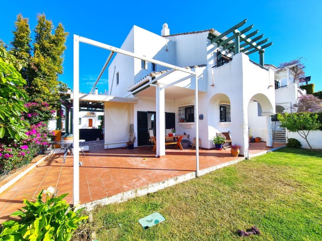 3 Soveroms Villa i La Duquesa