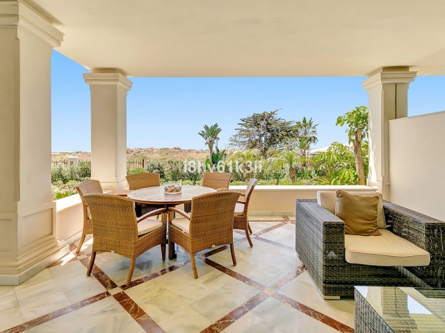 Apartamento con 3 Dormitorios  en Marbella