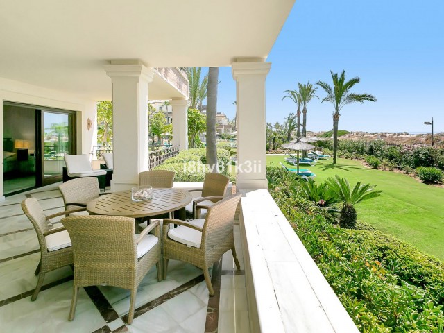 Apartamento con 3 Dormitorios  en Marbella