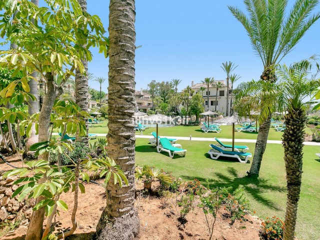 Apartamento con 3 Dormitorios  en Marbella