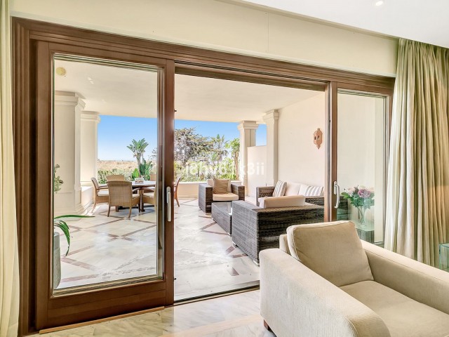 Apartamento con 3 Dormitorios  en Marbella
