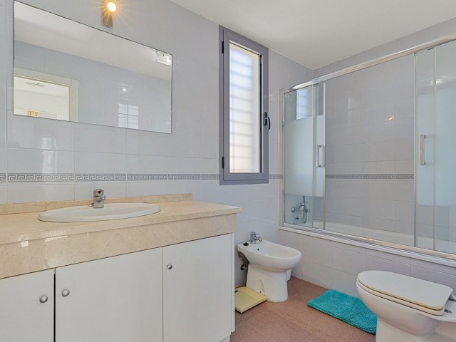 3 Makuuhuoneen Rivitalo Fuengirola
