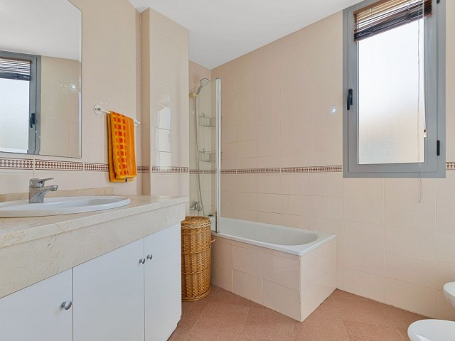 3 Makuuhuoneen Rivitalo Fuengirola