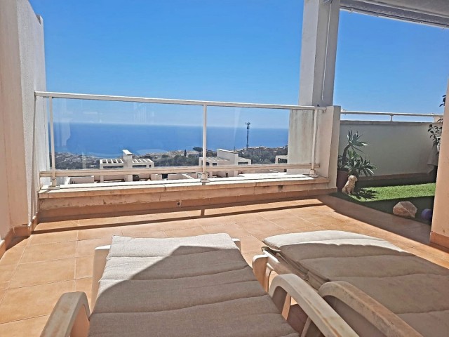 Penthouse avec 2 Chambres  à Benalmadena Pueblo