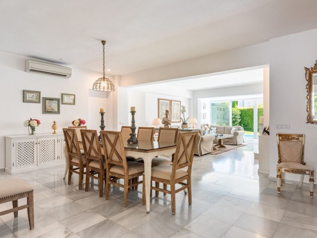 Villa, Los Monteros, R5122906