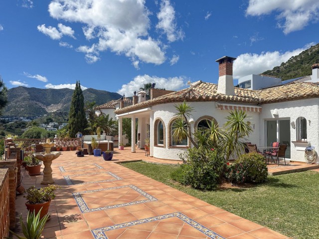 Villa con 2 Dormitorios  en Mijas