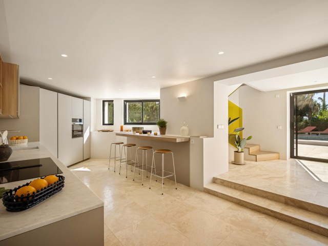 4 Schlafzimmer Villa in Nueva Andalucía