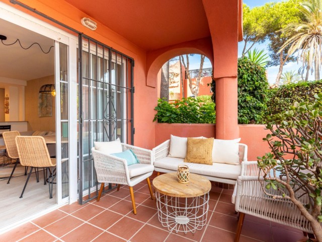 Apartamento con 3 Dormitorios  en Marbella