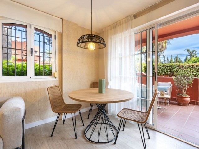 Apartamento con 3 Dormitorios  en Marbella