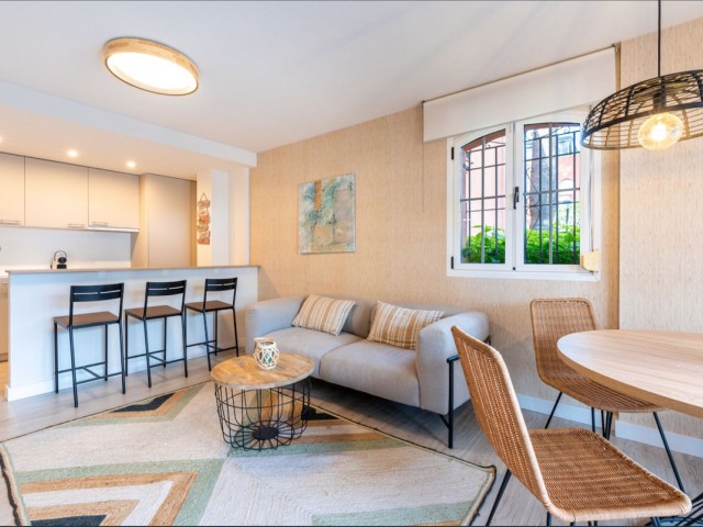 Apartamento con 3 Dormitorios  en Marbella