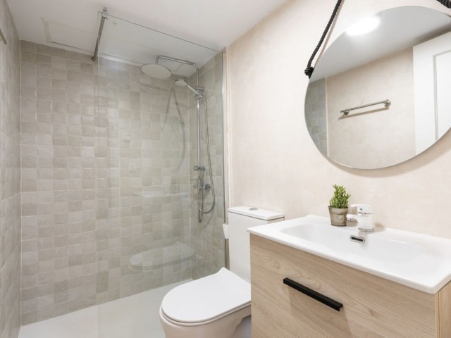 Apartamento con 3 Dormitorios  en Marbella