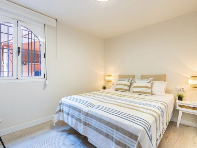 Apartamento con 3 Dormitorios  en Marbella