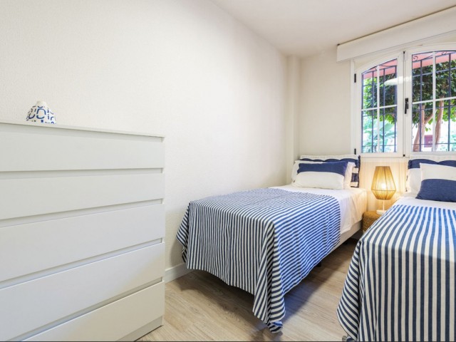 Apartamento con 3 Dormitorios  en Marbella