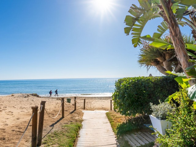 Apartamento con 3 Dormitorios  en Marbella