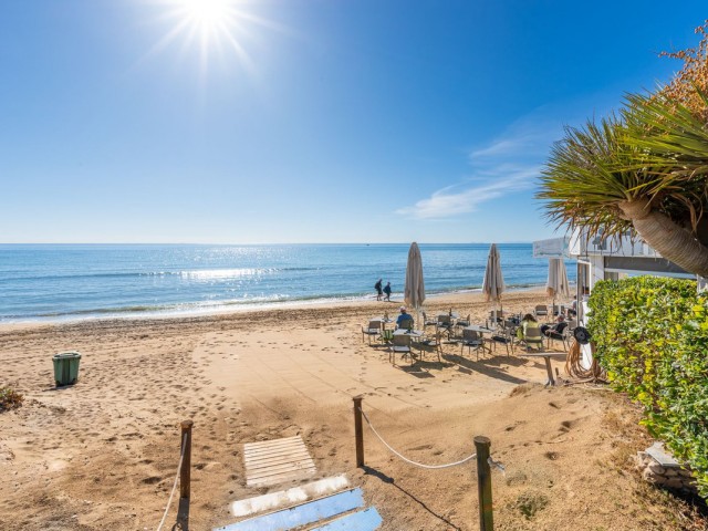 Apartamento con 3 Dormitorios  en Marbella