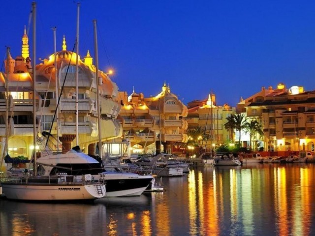 2 Bedrooms Apartment in Benalmadena