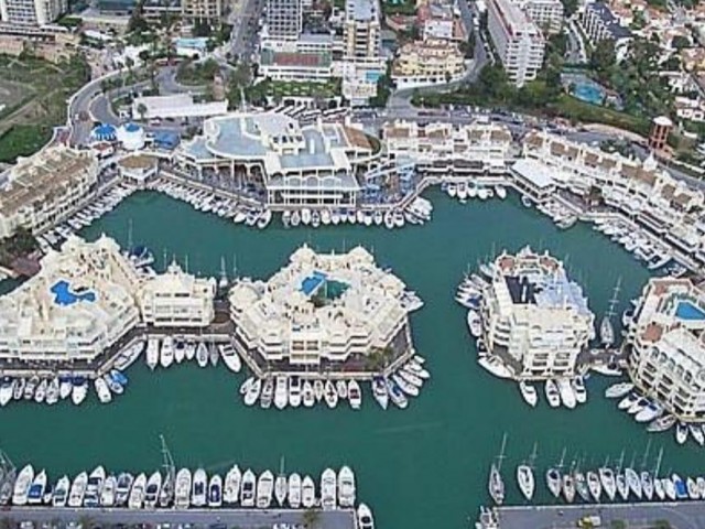 2 Bedrooms Apartment in Benalmadena