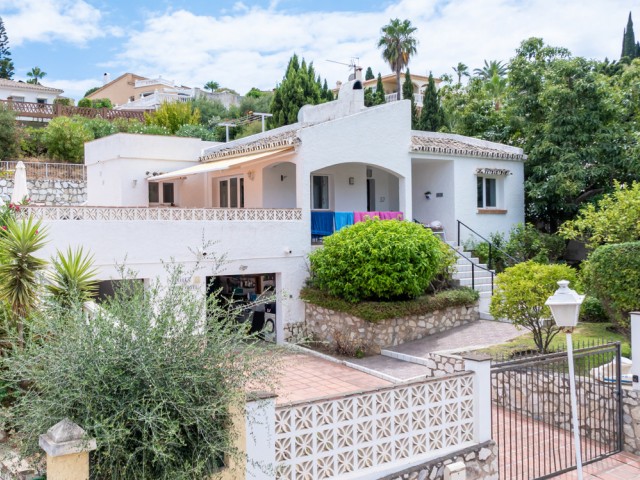 Villa, Cerros del Aguila, R5122318