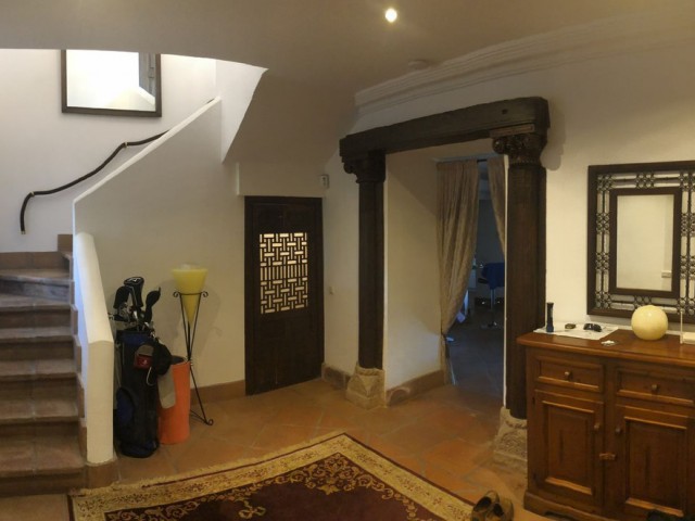 Villa avec 4 Chambres  à Estepona