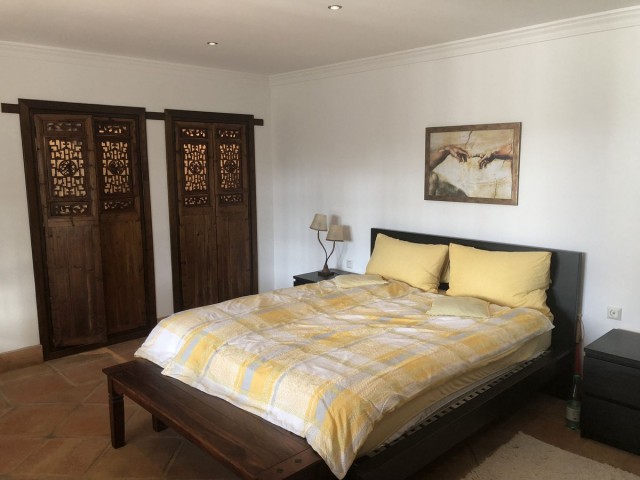 Villa avec 4 Chambres  à Estepona