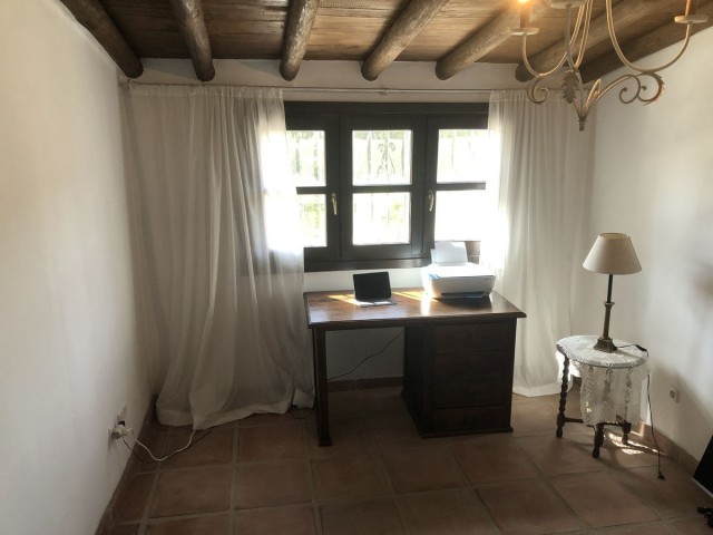 Villa avec 4 Chambres  à Estepona