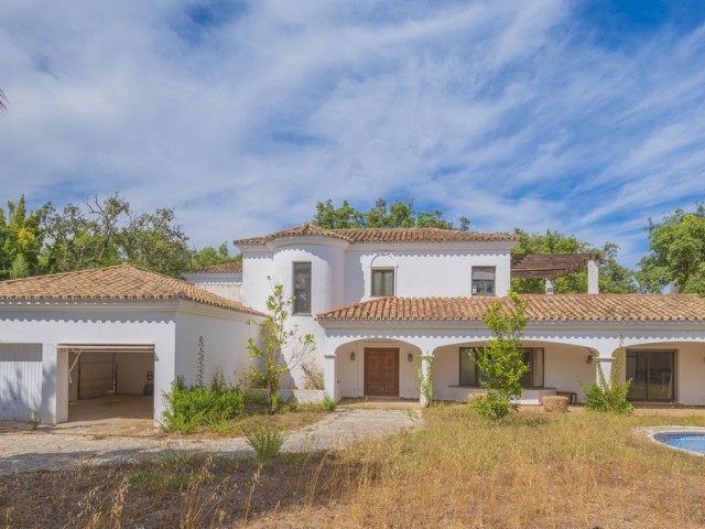 6 Bedrooms Villa in San Roque Club