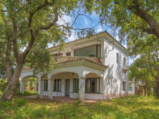 6 Bedrooms Villa in San Roque Club