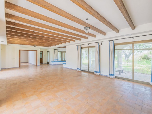 6 Bedrooms Villa in San Roque Club