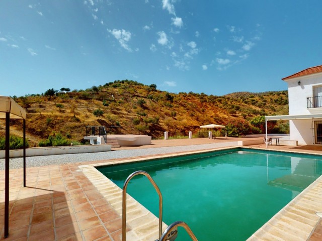 7 Bedrooms Villa in Macharaviaya