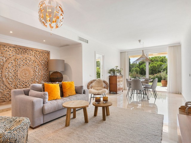 2 Bedrooms Apartment in Benahavís