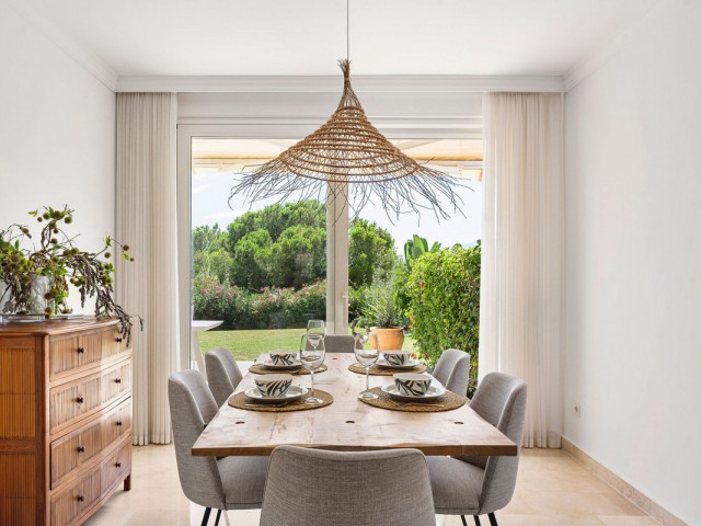 2 Bedrooms Apartment in Benahavís