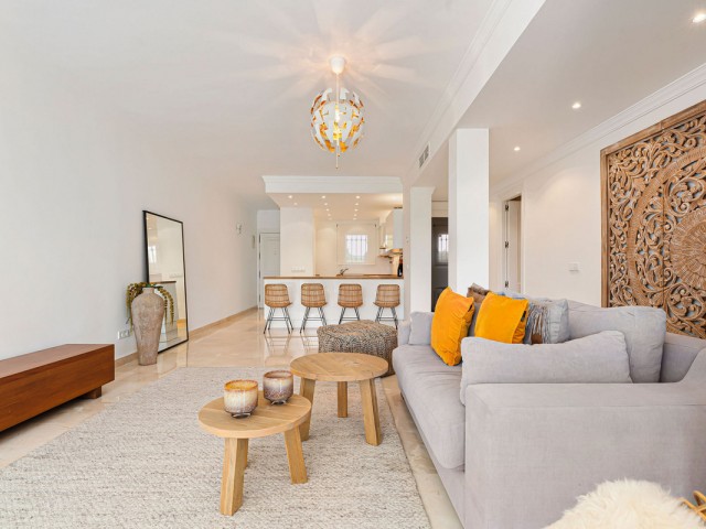 2 Bedrooms Apartment in Benahavís