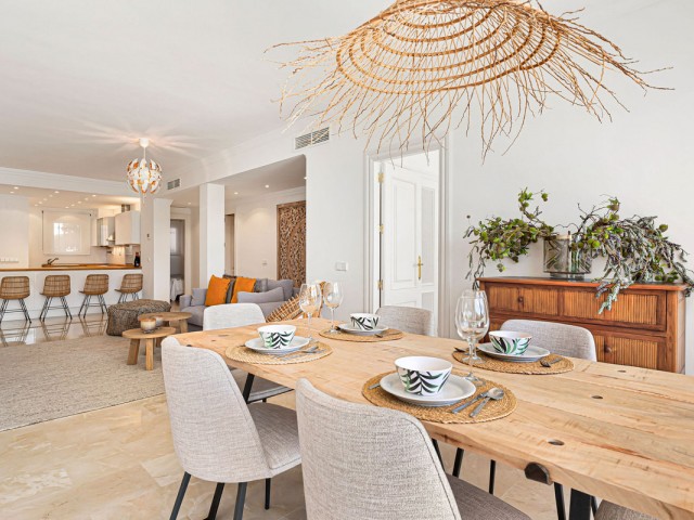 2 Bedrooms Apartment in Benahavís
