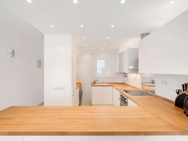 2 Bedrooms Apartment in Benahavís