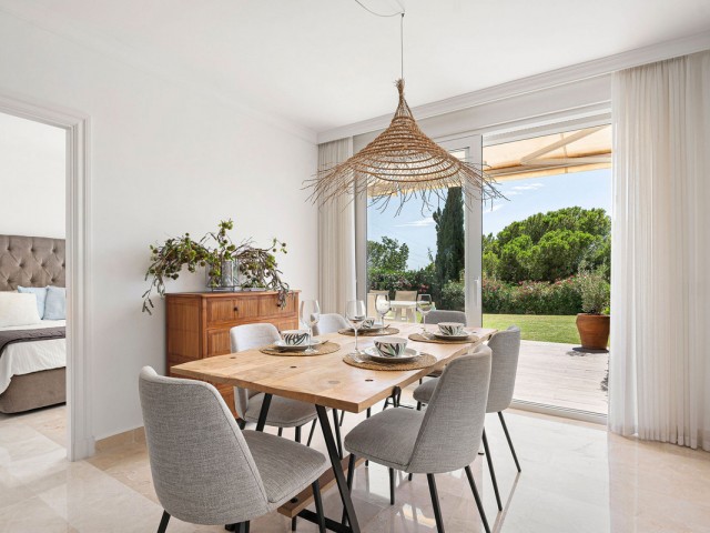 2 Bedrooms Apartment in Benahavís