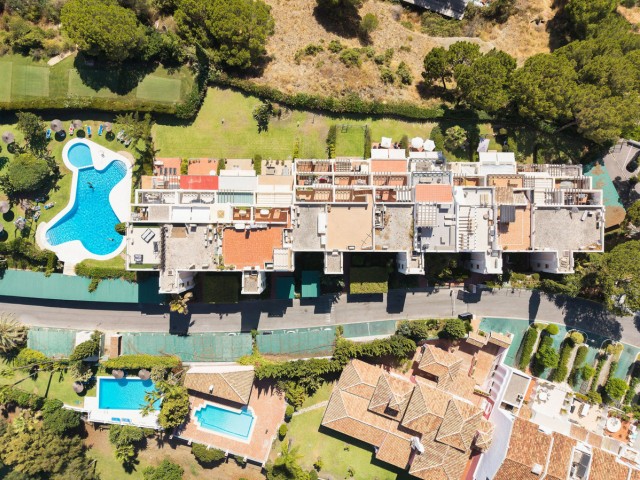 2 Bedrooms Apartment in Benahavís