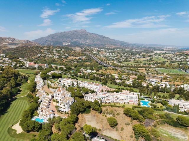 2 Bedrooms Apartment in Benahavís