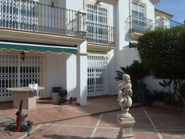 Villa, Alhaurin Golf, R4172689
