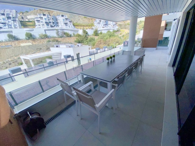 4 Bedrooms Apartment in Benahavís