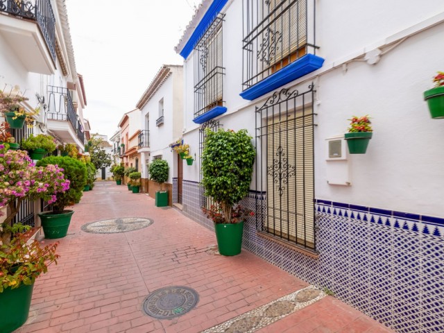 Villa avec 4 Chambres  à Estepona
